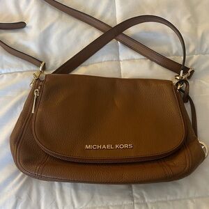 Michael Kors Bedford Convertible Flap Shoulder Bag Medium - Brown